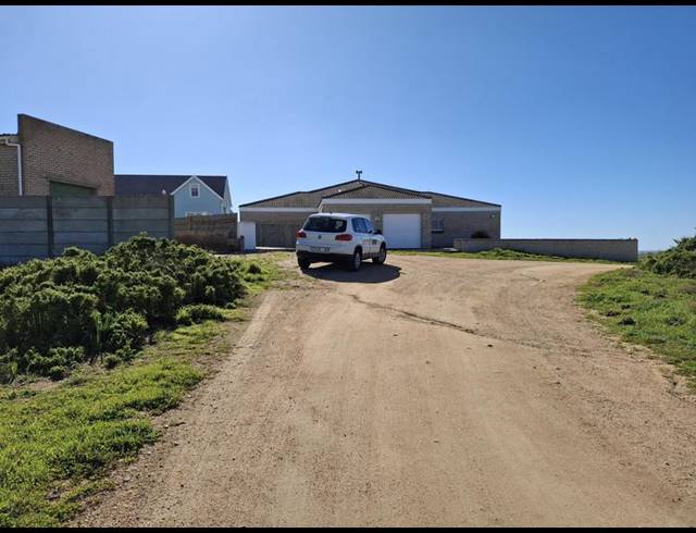 LAND FOR SALE IN BRITANNIA BAY